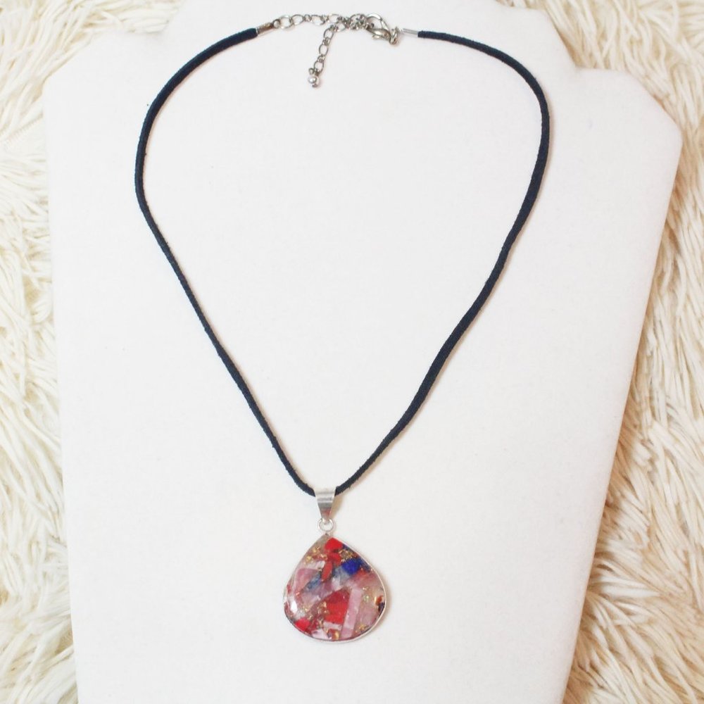 🌺 🌸Copper Red Coral Flaked Teardrop  Lapis Lazuli Black Suede Necklace🌸